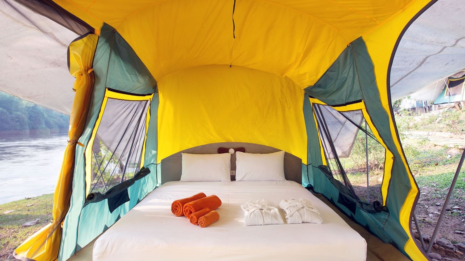 rooms-tent-river-front