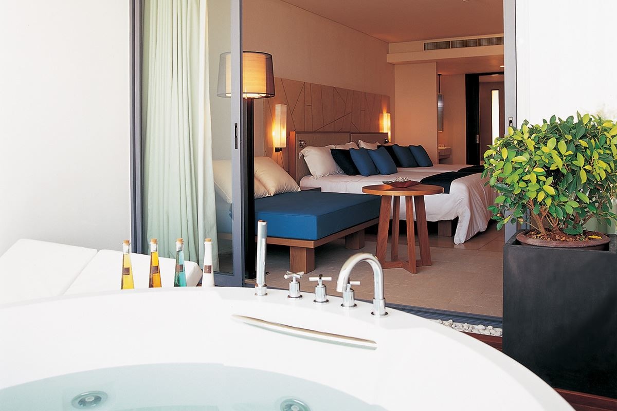 rooms-premium-deluxe-with-plunge-bath