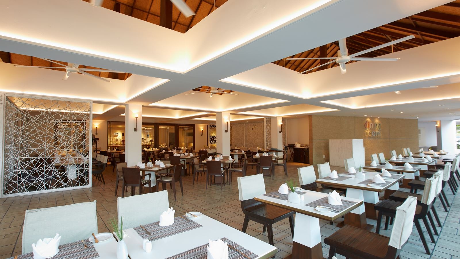 restaurants-the-dining-room-restaurant