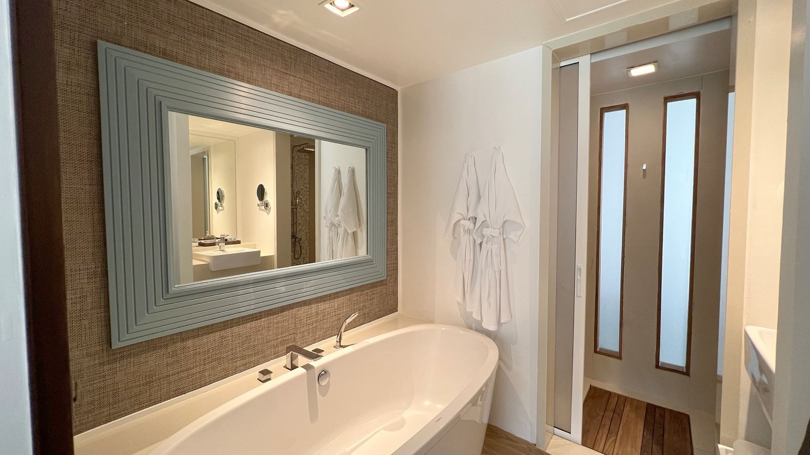 rooms-veranda-deluxe-twin