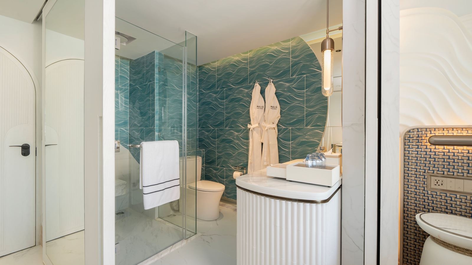 rooms-the-level-premium-sea-view