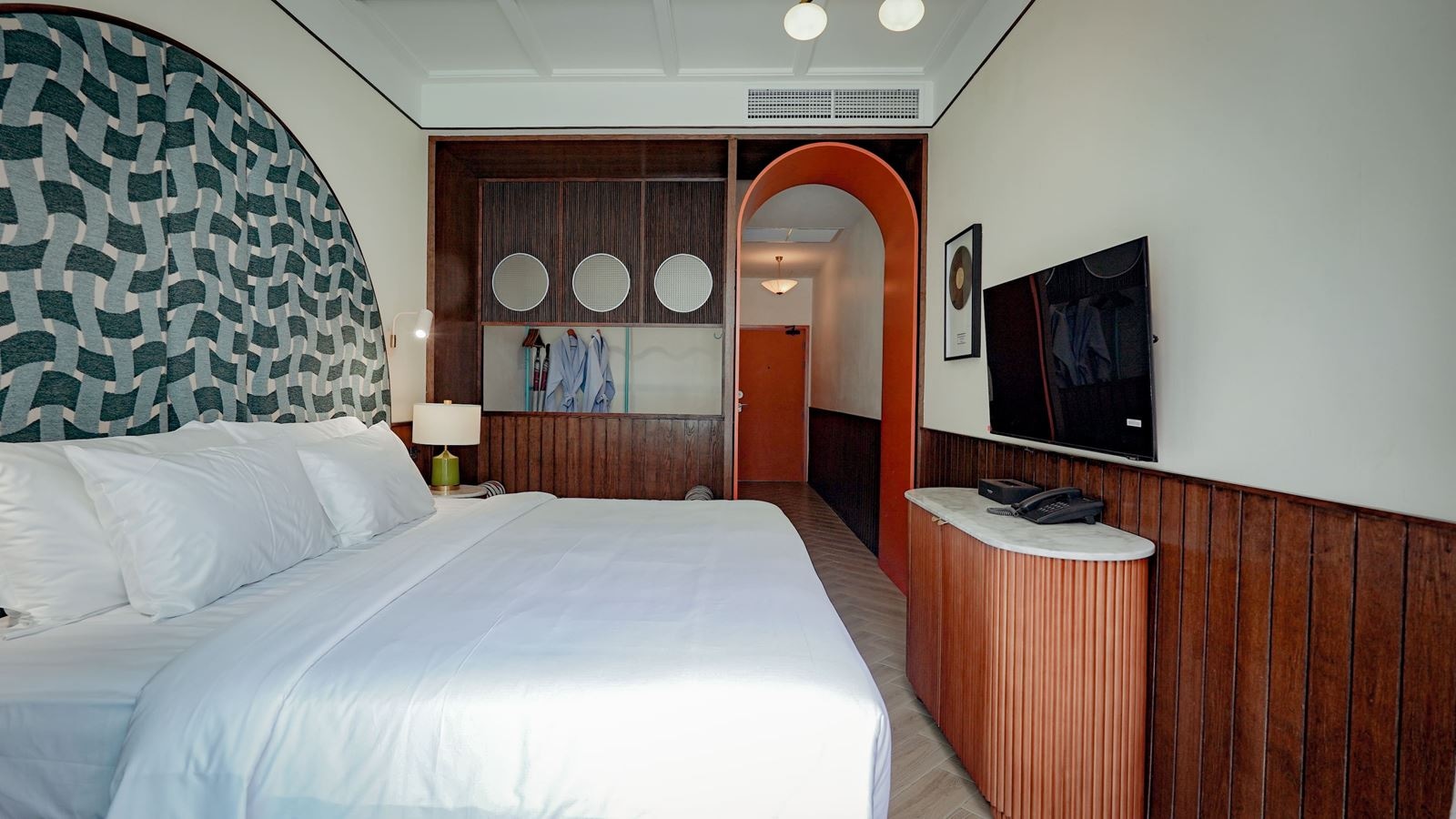 rooms-deluxe-pool-access