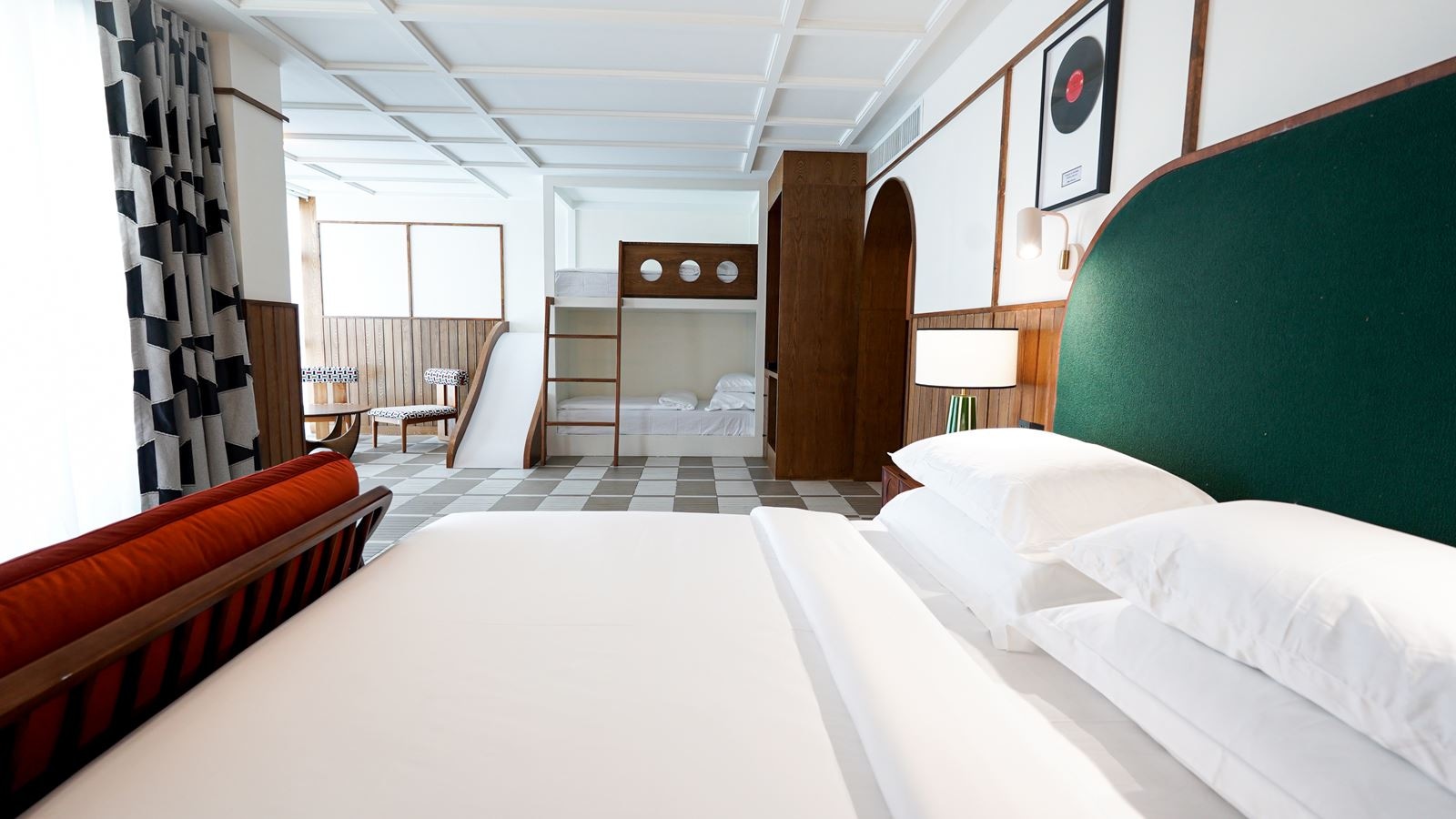 rooms-signature-quad-room