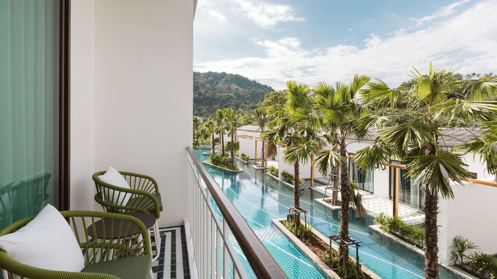 rooms-superior-pool-view