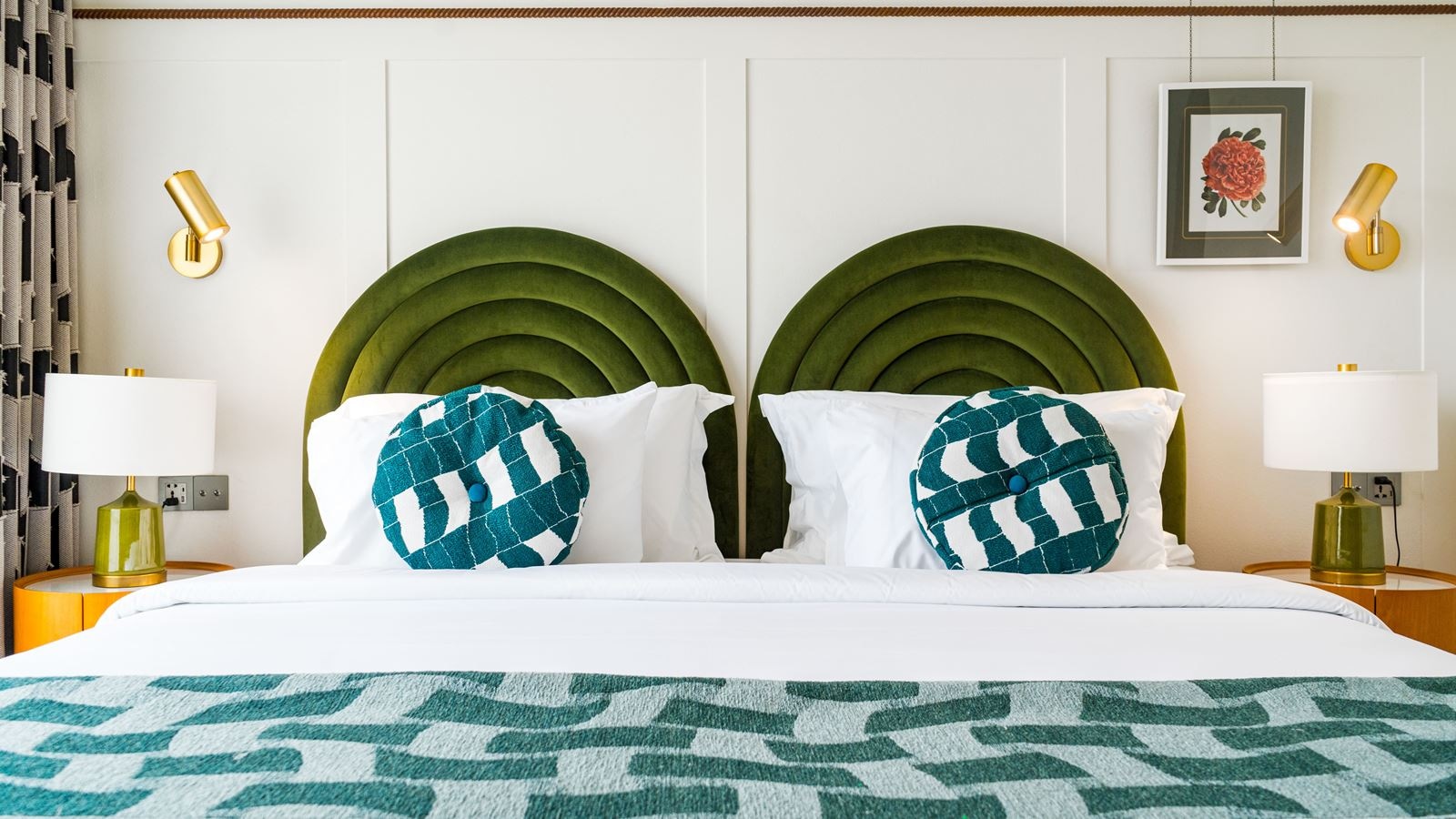 rooms-superior-pool-view