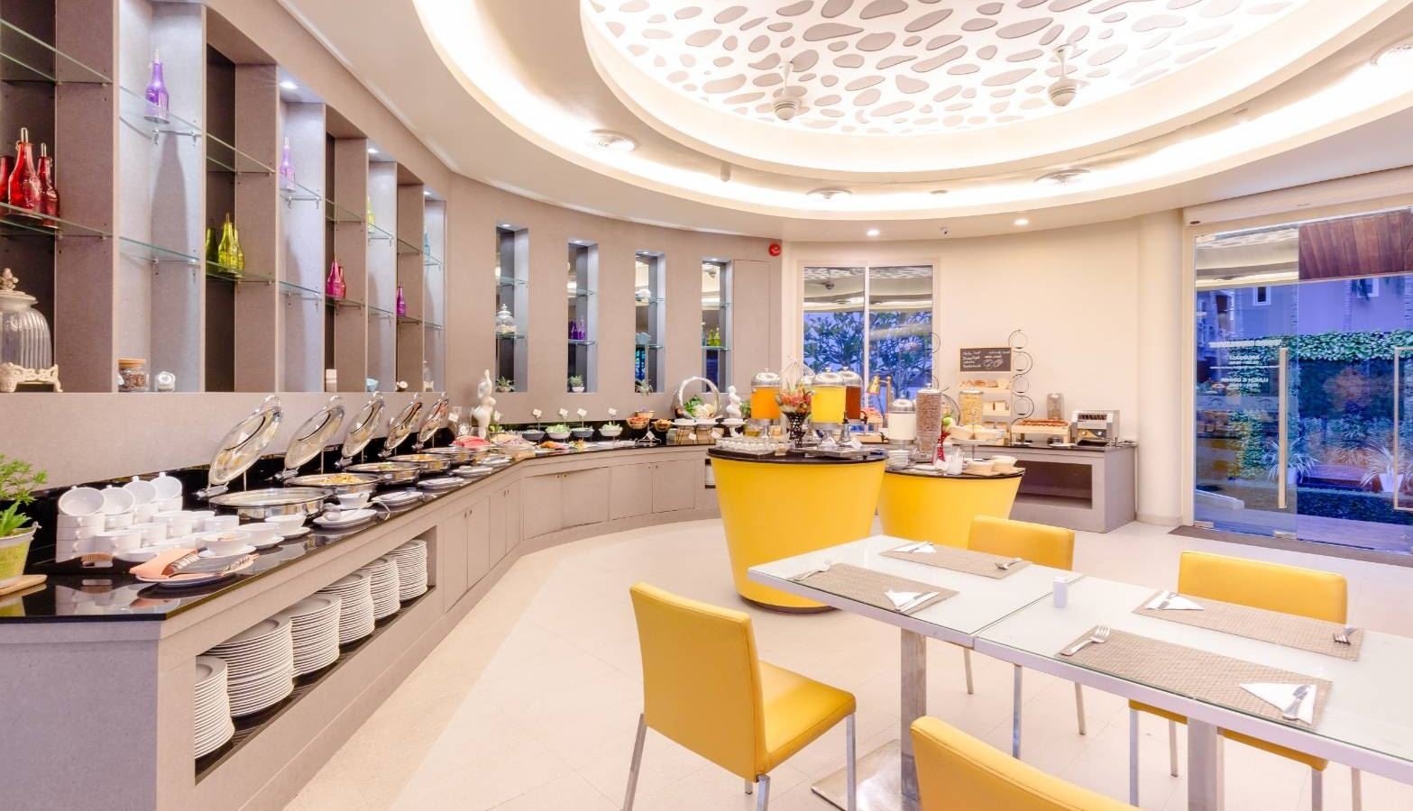 restaurants-yanas-restaurant