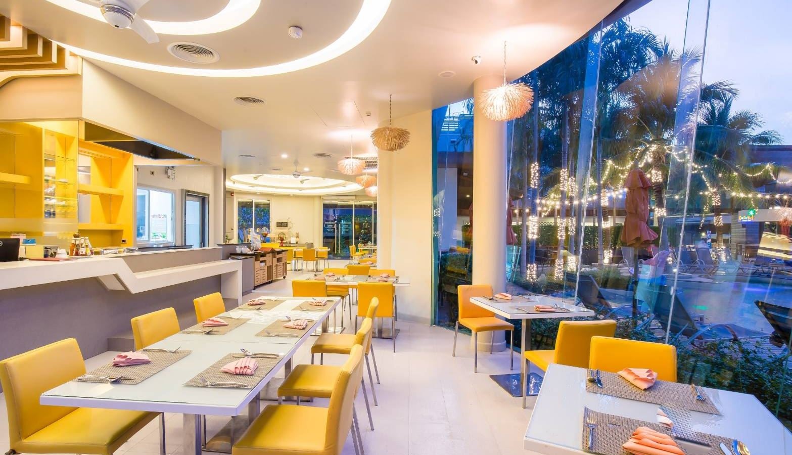 restaurants-yanas-restaurant