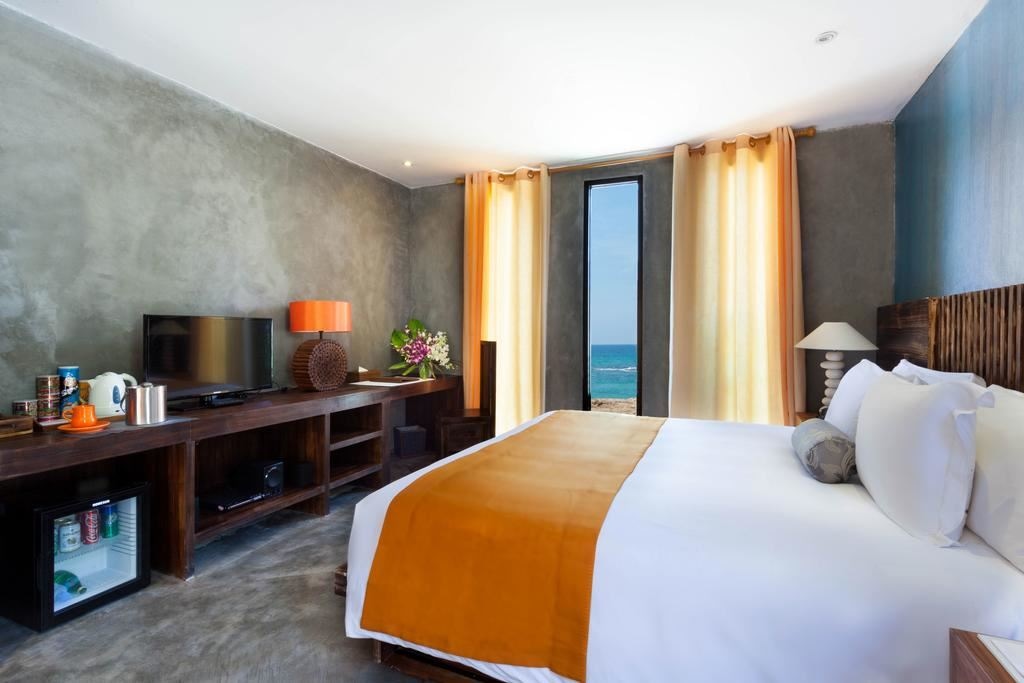 rooms-beachhouse-oceanfront-2nd-child-sharing-bed