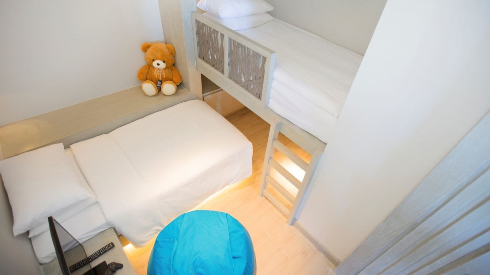 rooms-family-deluxe-room