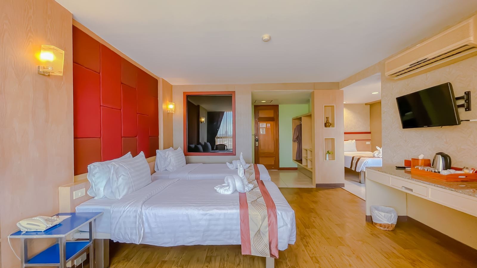 rooms-deluxe-tripple-room