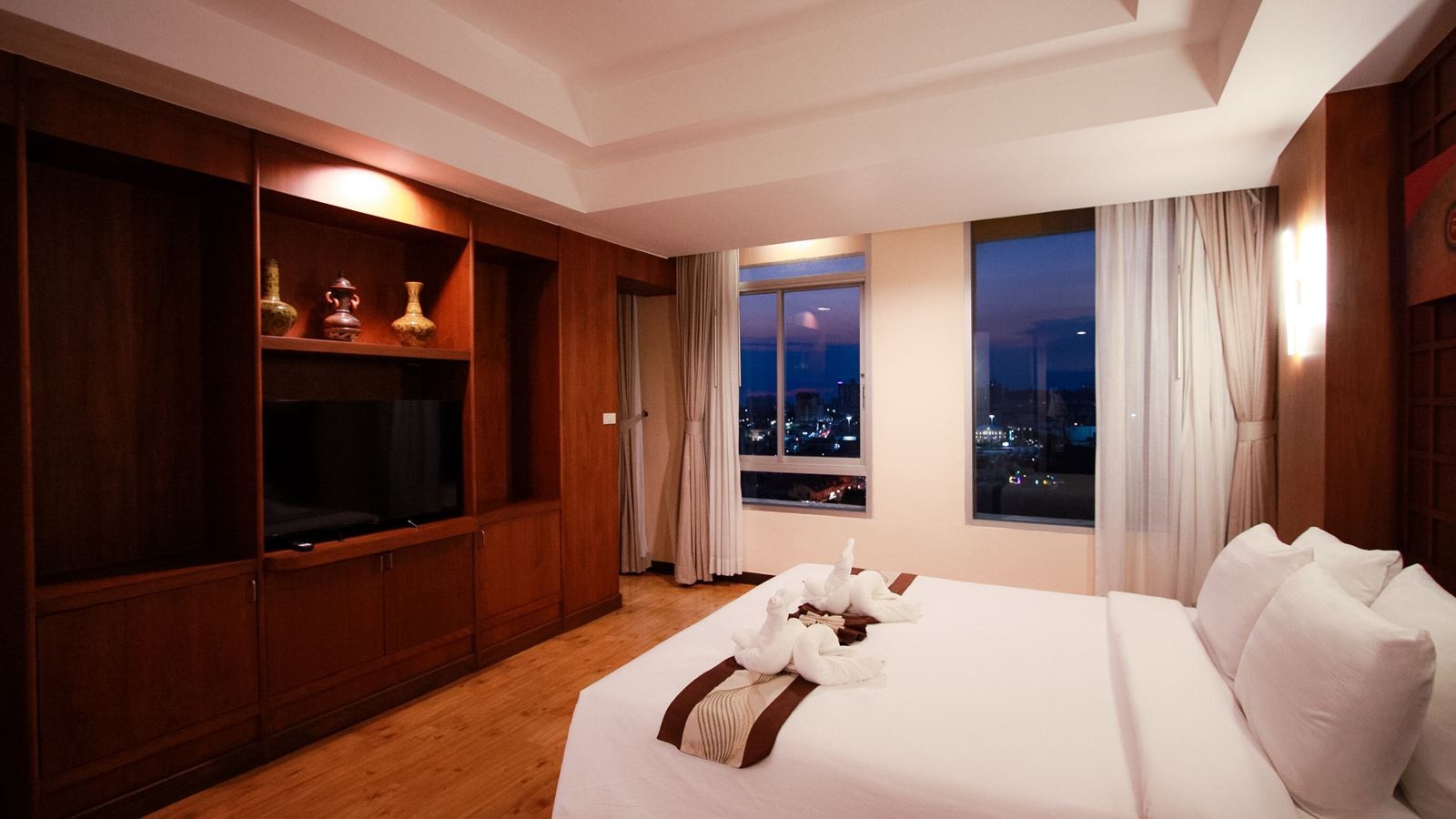 rooms-executive-suite-room