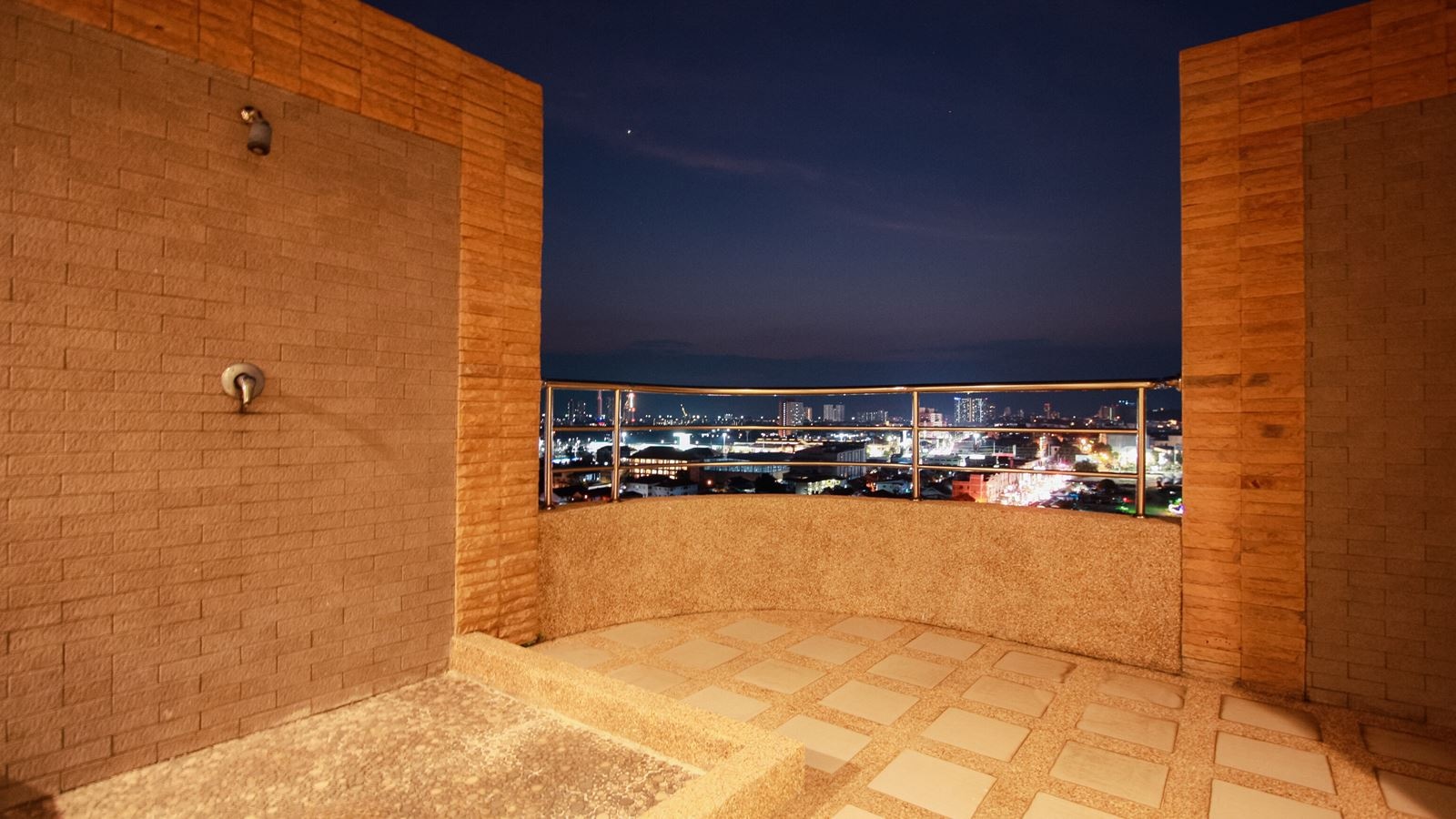 rooms-executive-suite-room