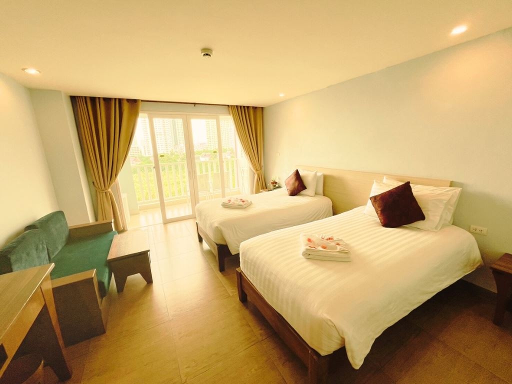 rooms-deluxe-city-view