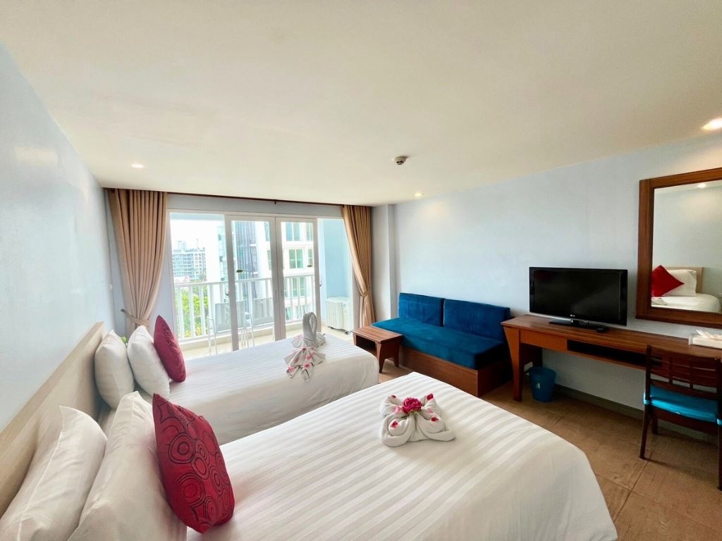 rooms-deluxe-city-view