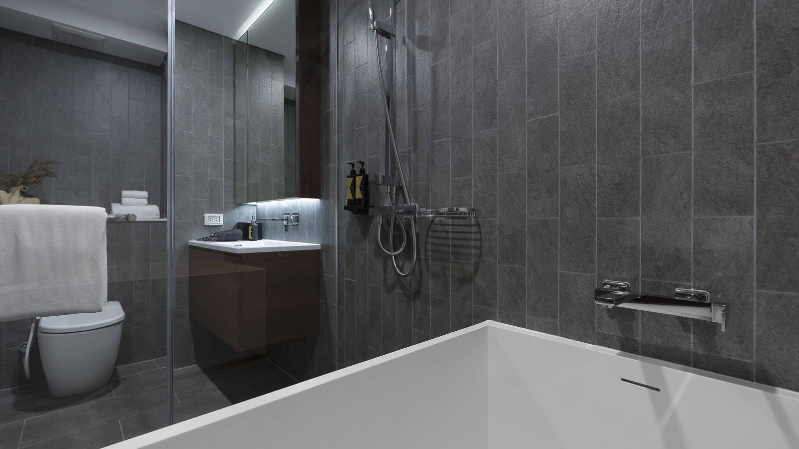 rooms-two-bedroom-duplex-family