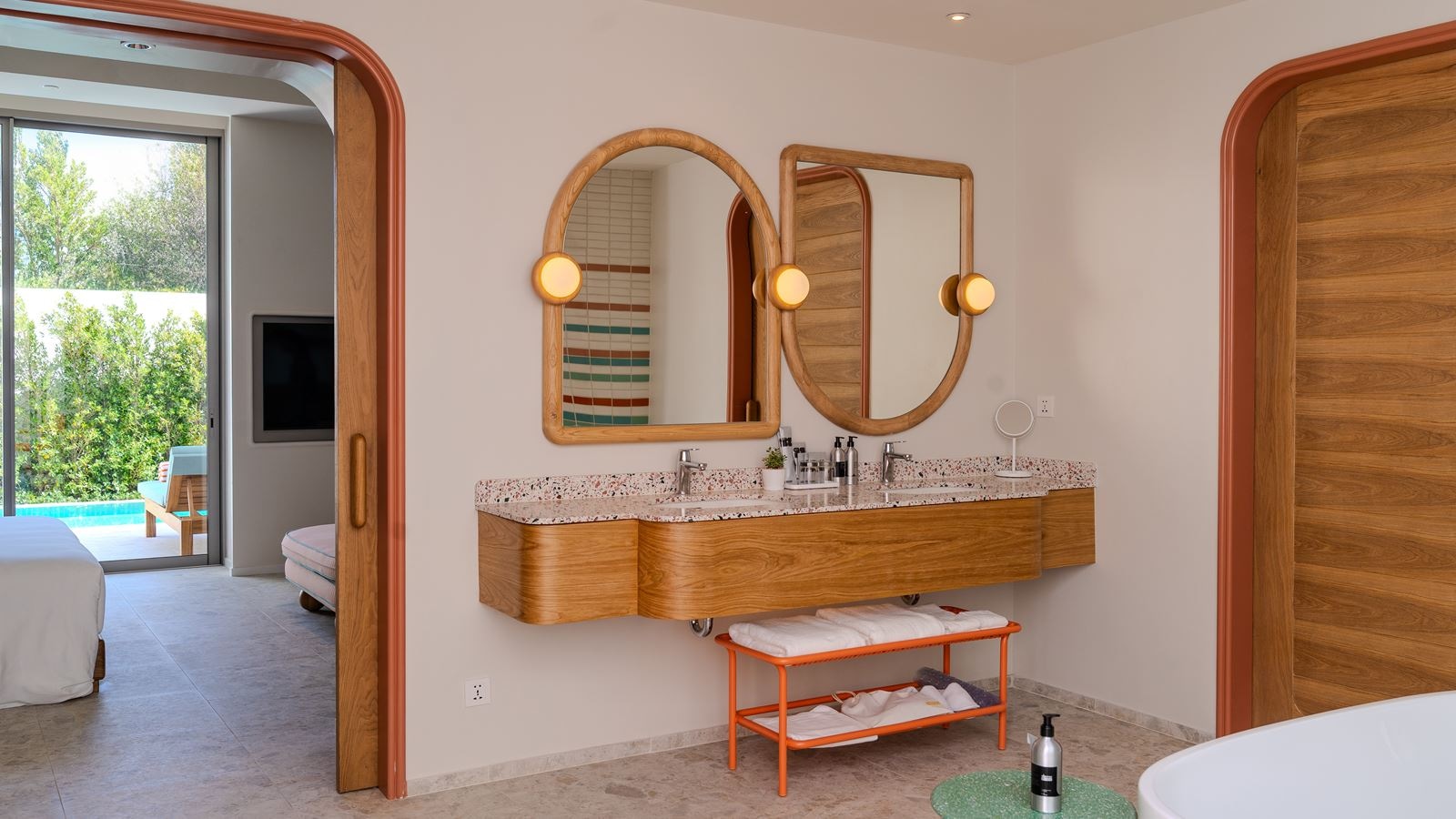 rooms-deluxe-one-bedroom-suite-with-private-pool