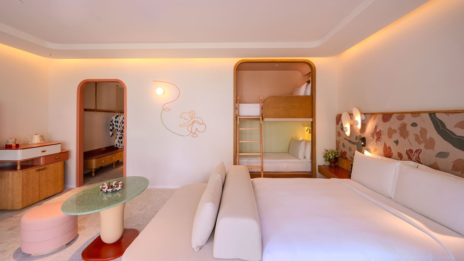 rooms-family-bunk-with-one-king-bed-and-one-bunkbed