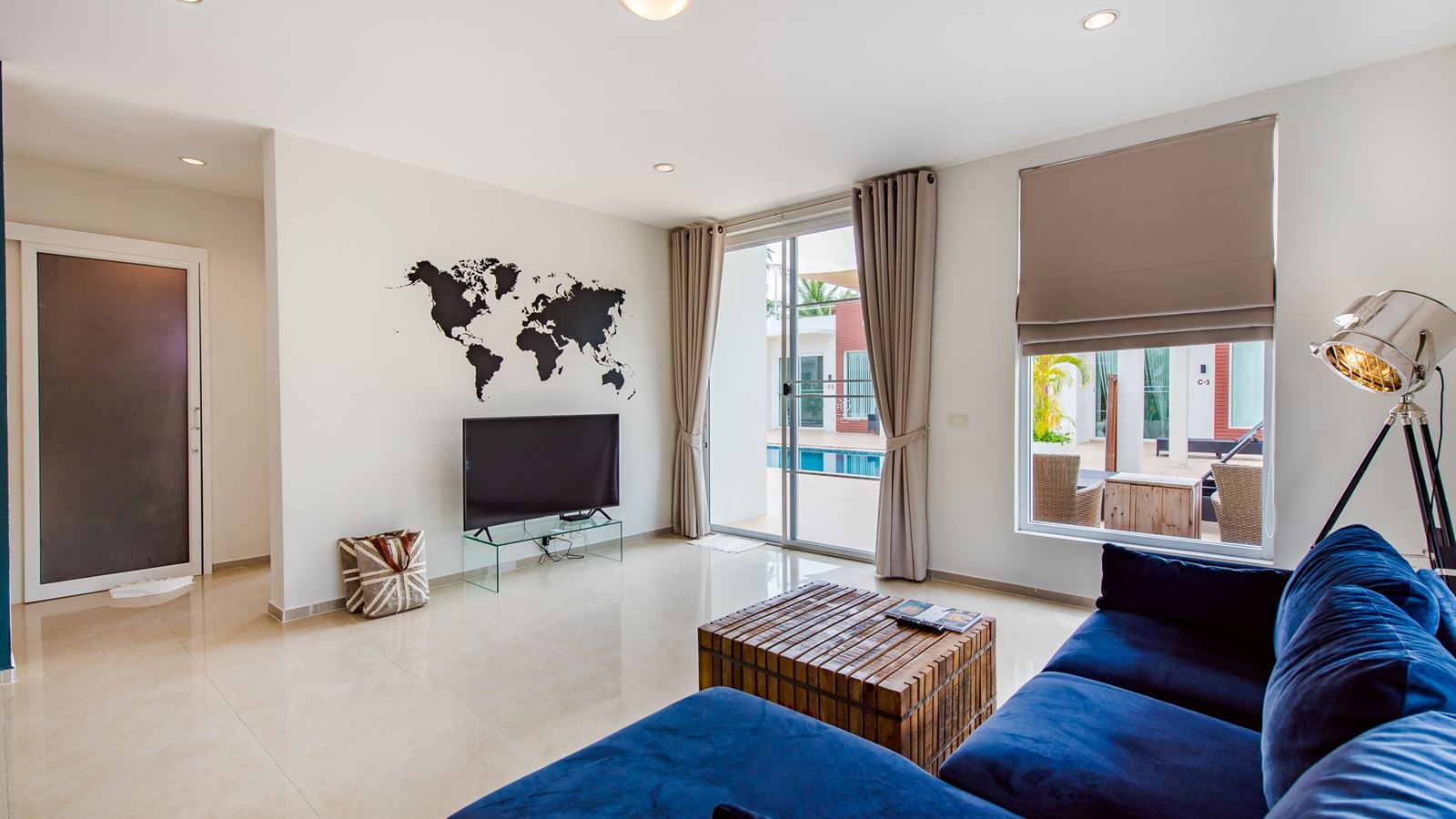 rooms-premium-2-bedroom-pool-suite-with-terrace