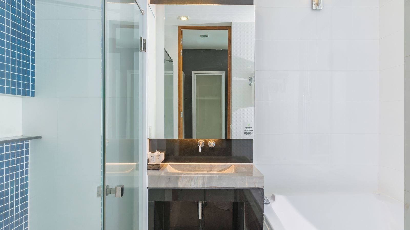 rooms-balcony-sea-view