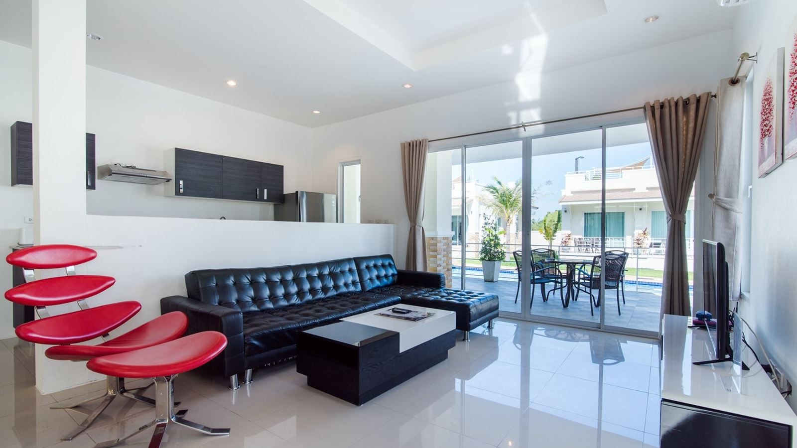 rooms-royal-villa-3-bedroom-2-bathroom