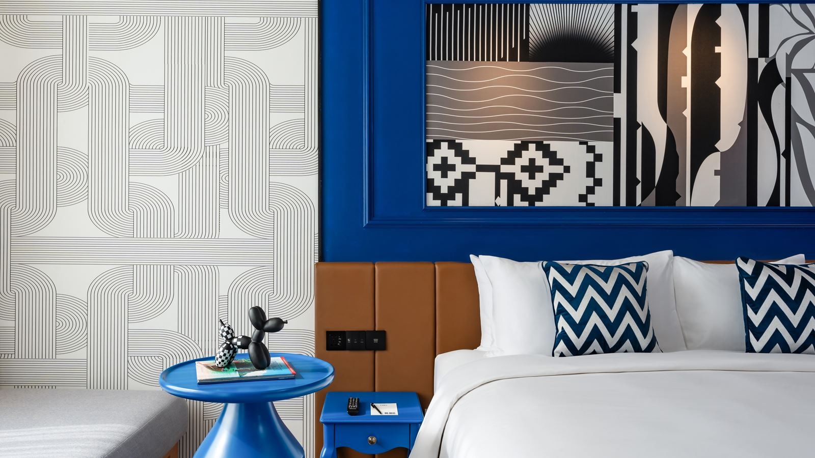 rooms-tribe-essential-pool-view