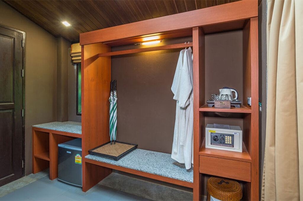 rooms-suite-with-garden-view