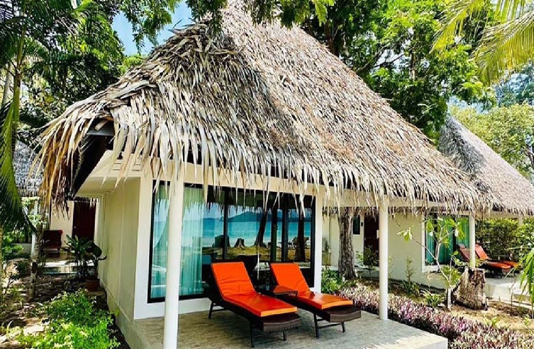rooms-beachfront-bungalow