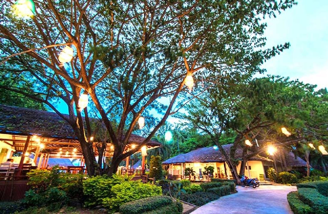 restaurants-pine-napple-restaurant