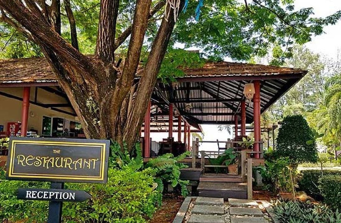 restaurants-pine-napple-restaurant