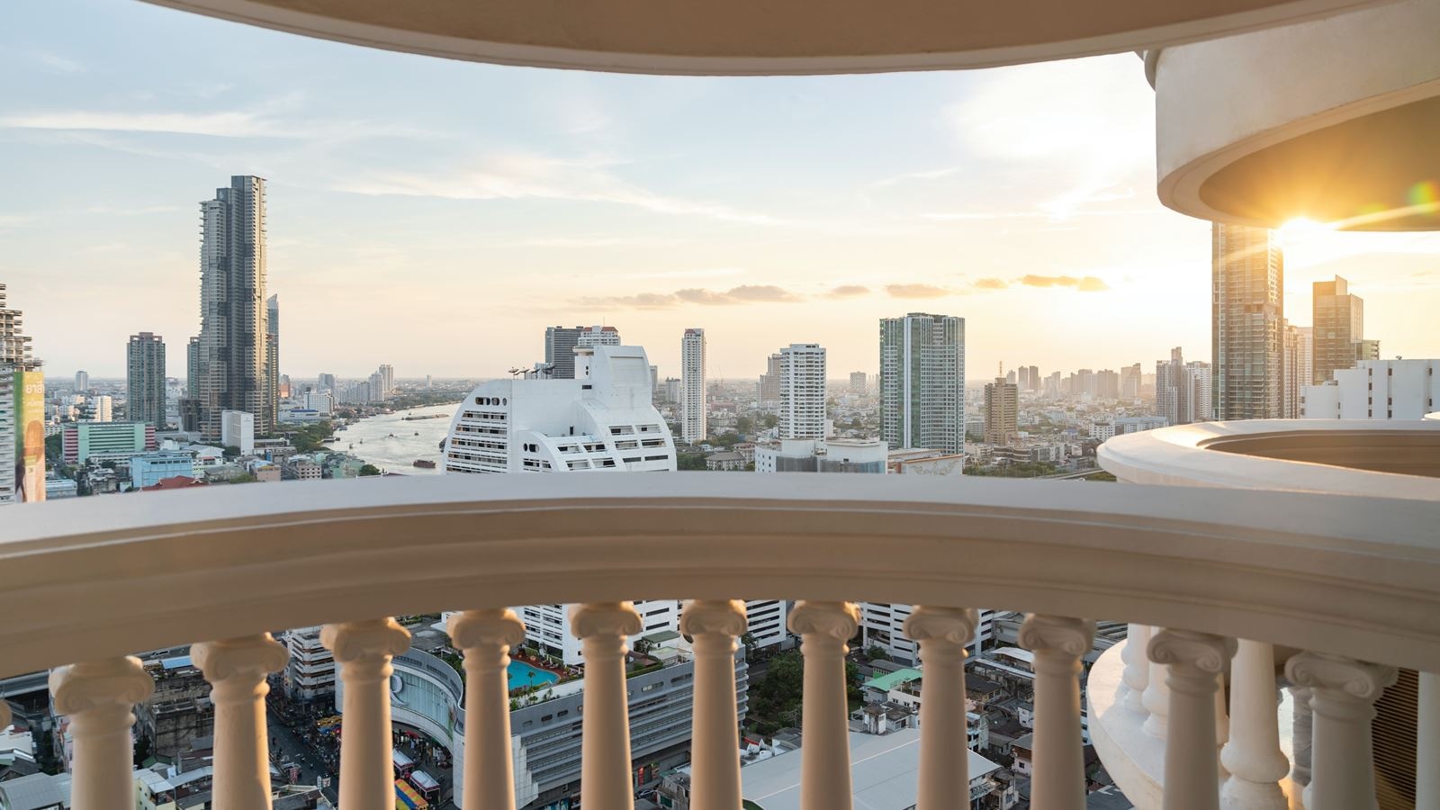 rooms-tower-club-suite-river-view