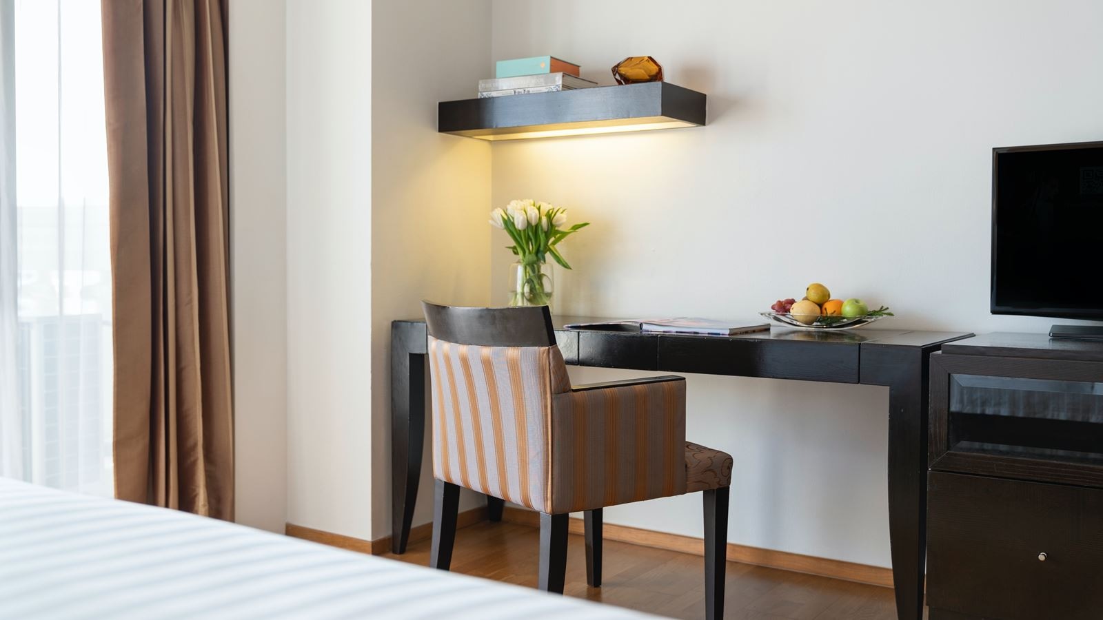 rooms-tower-club-suite-river-view