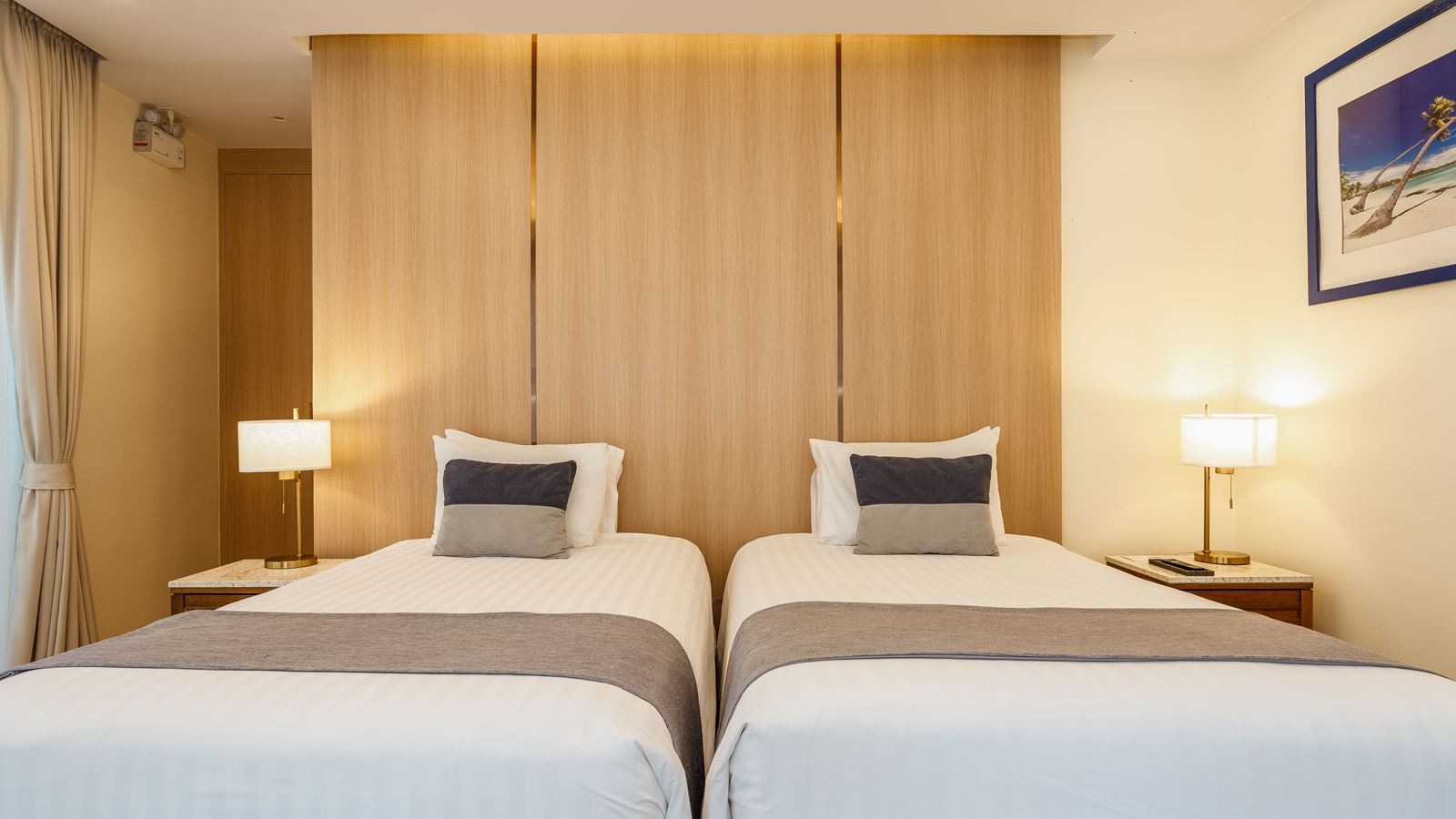 rooms-vf2b2-bedroom-ocean-front-pool-villa-420-sqm