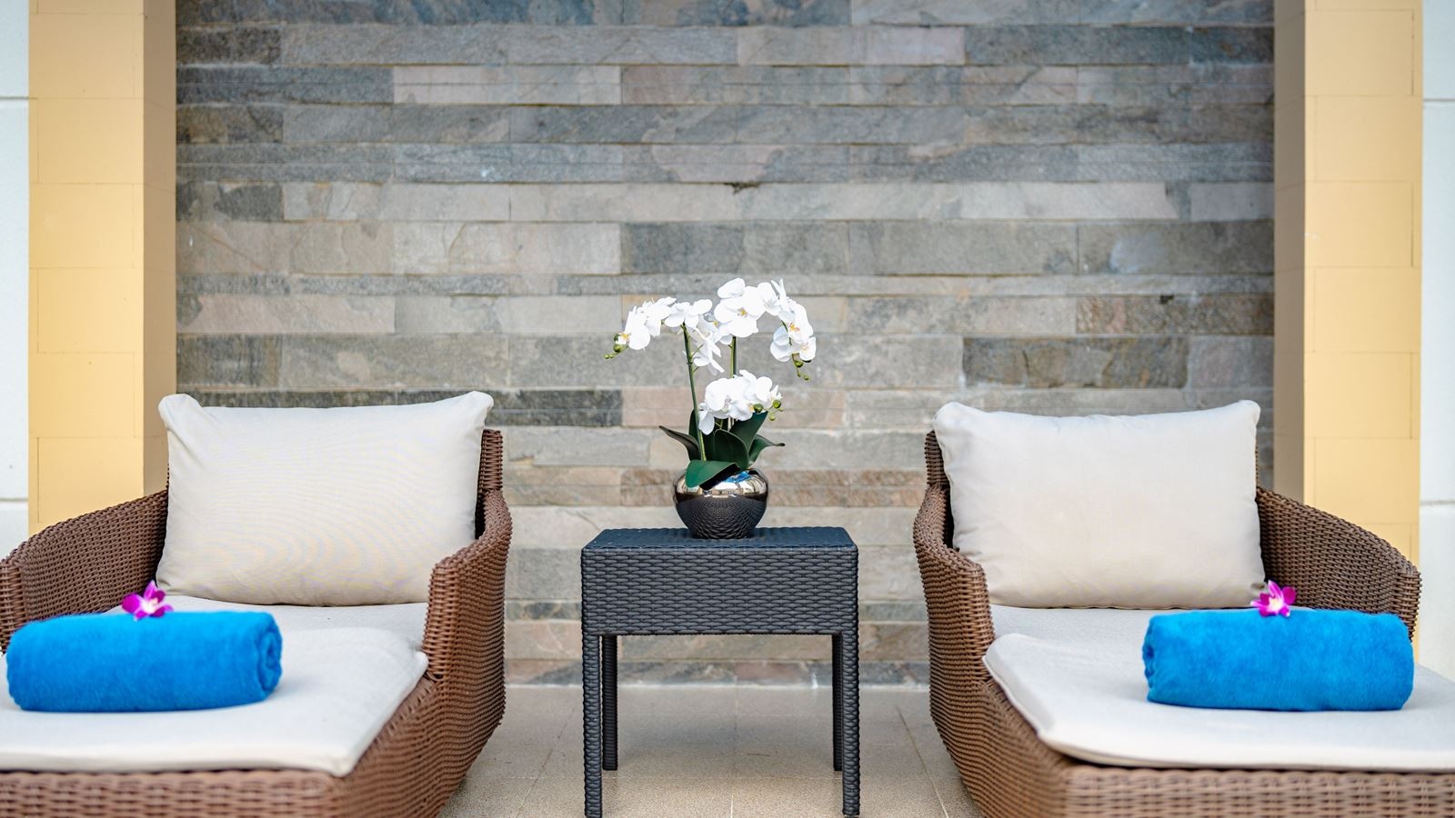 rooms-vf2b2-bedroom-ocean-front-pool-villa-420-sqm