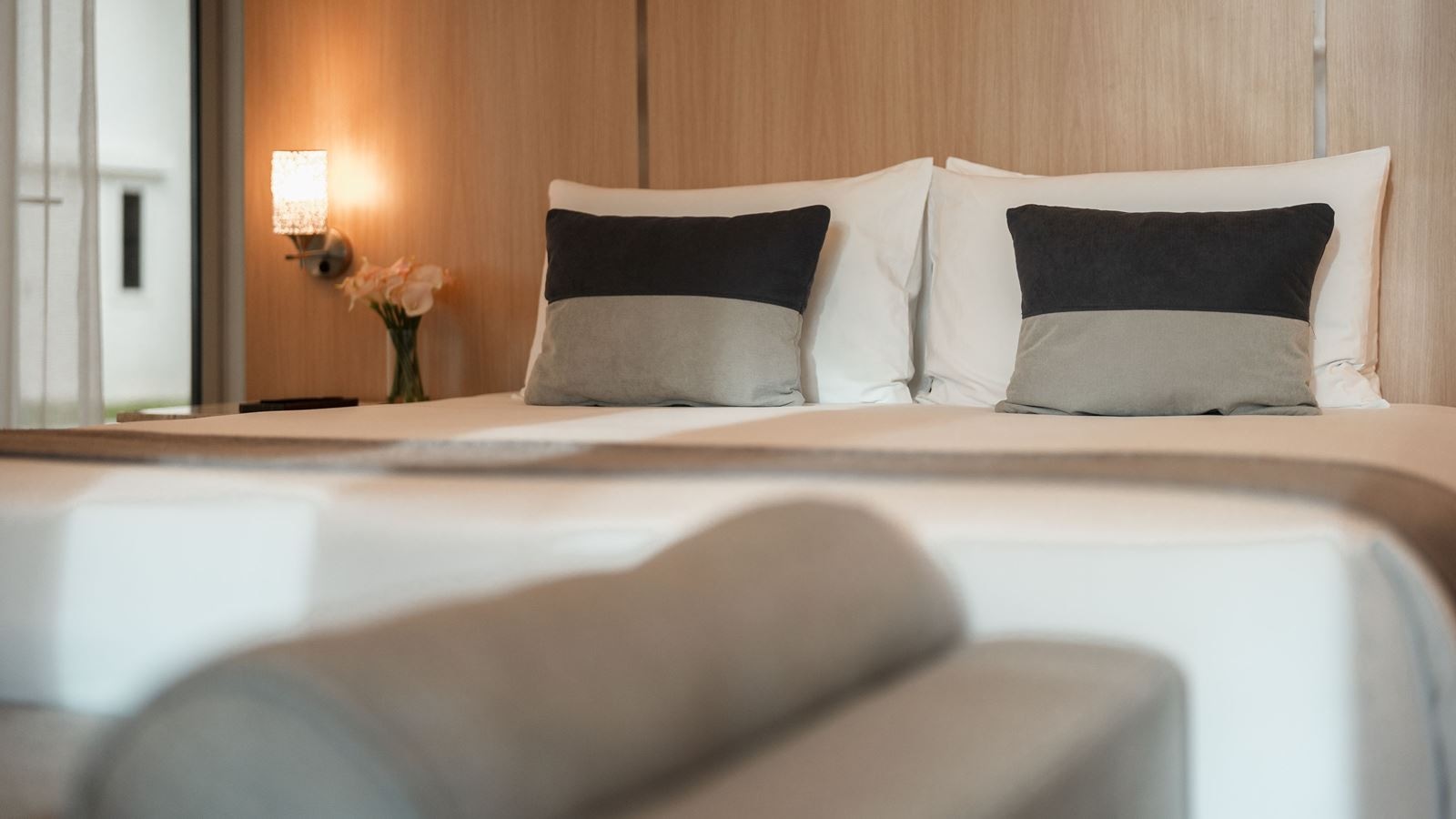 rooms-vf2b2-bedroom-ocean-front-pool-villa-420-sqm