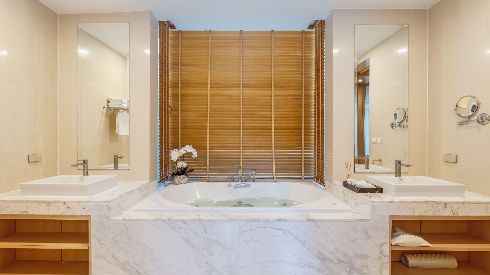 rooms-vf2b2-bedroom-ocean-front-pool-villa-420-sqm