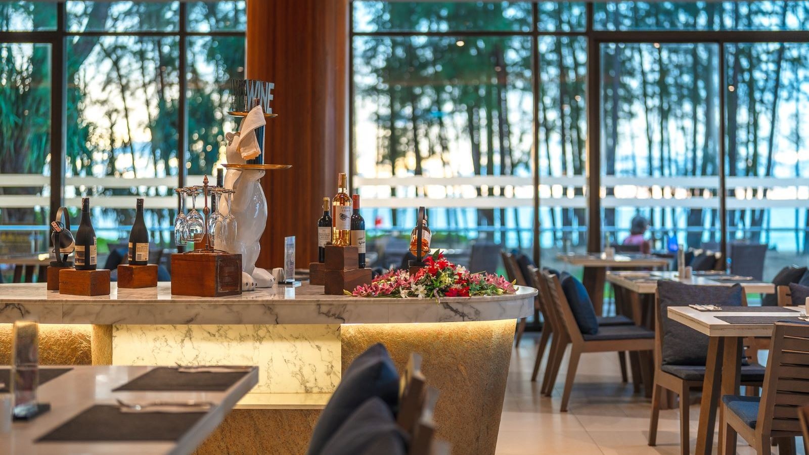 restaurants-sunset-breeze-restaurant