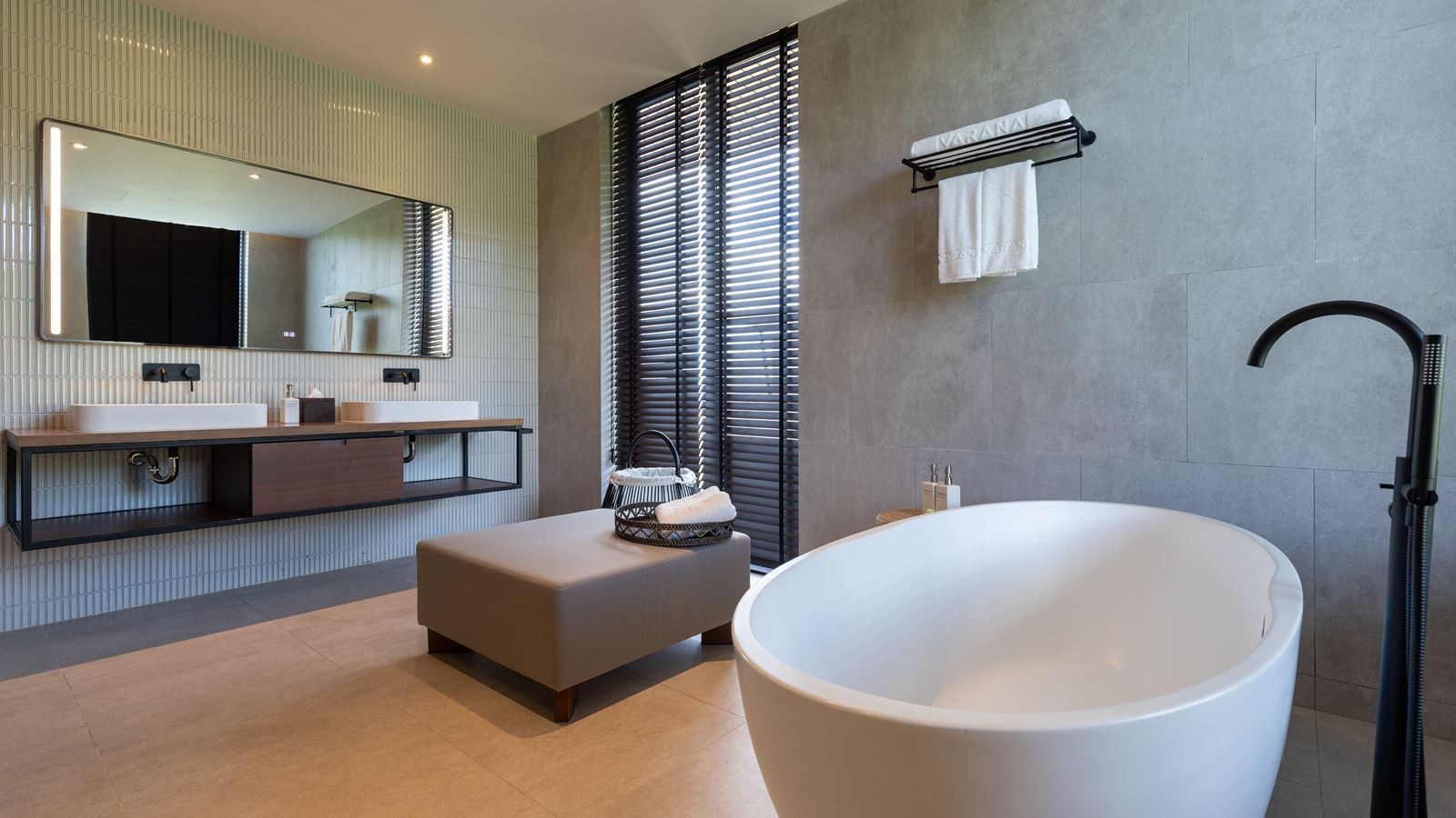 rooms-luxe-plus-ocean