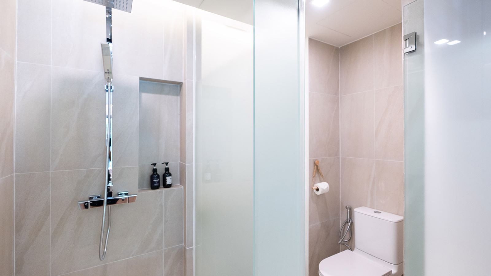 rooms-deluxe-pool-access-pool-view