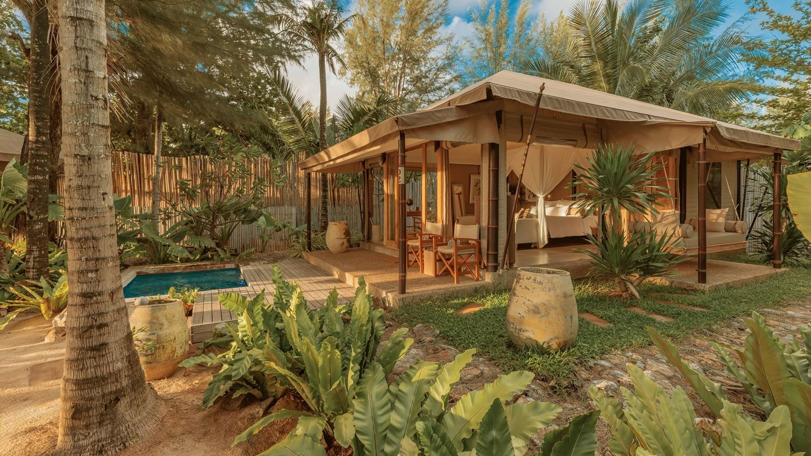 rooms-beach-pool-tent