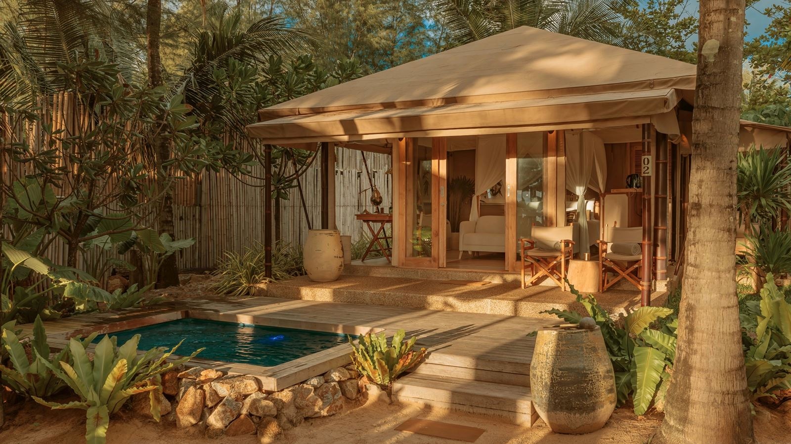 rooms-beach-pool-tent