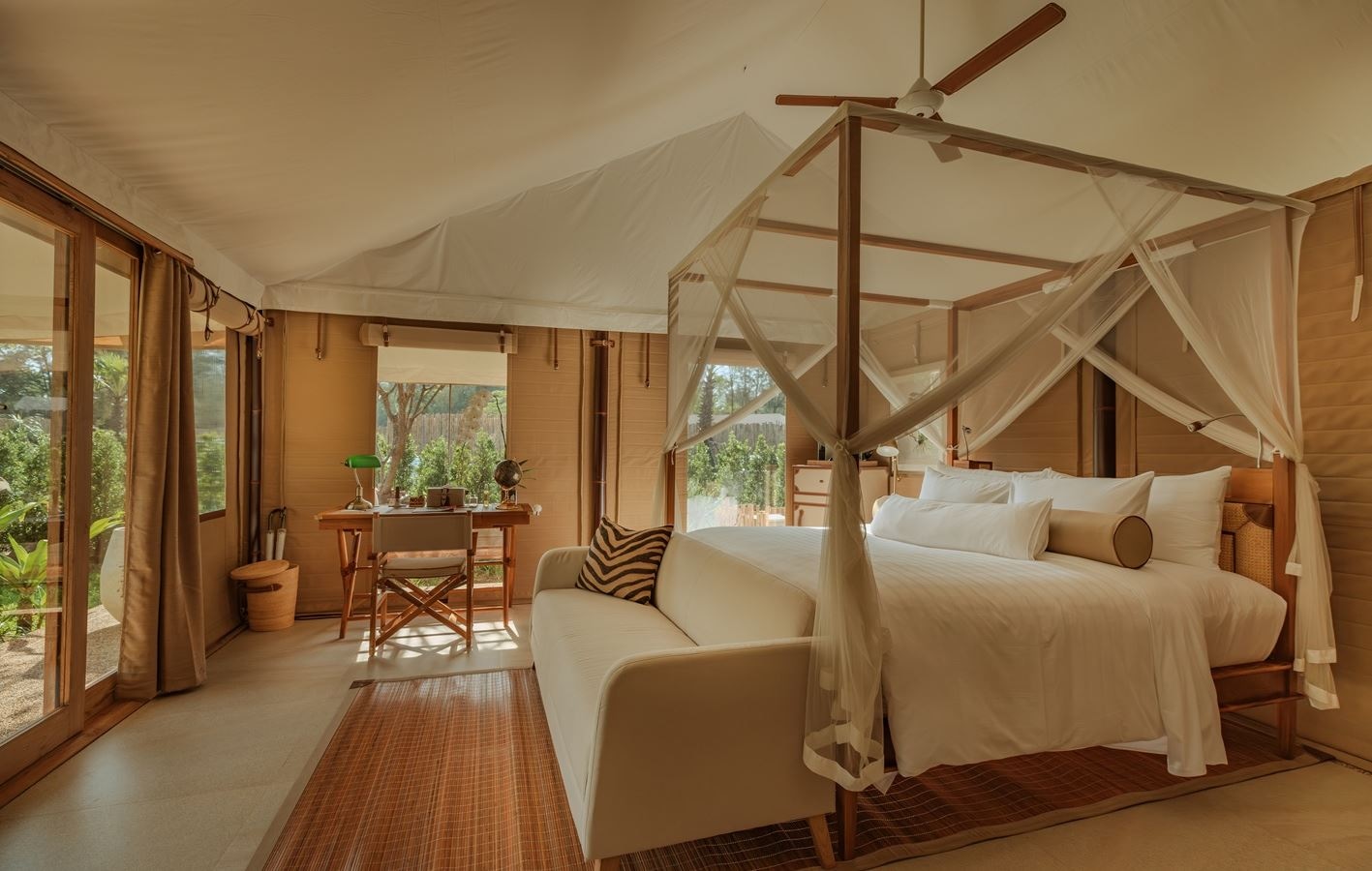 rooms-2-bedrooms-lagoon-pool-tented-suite