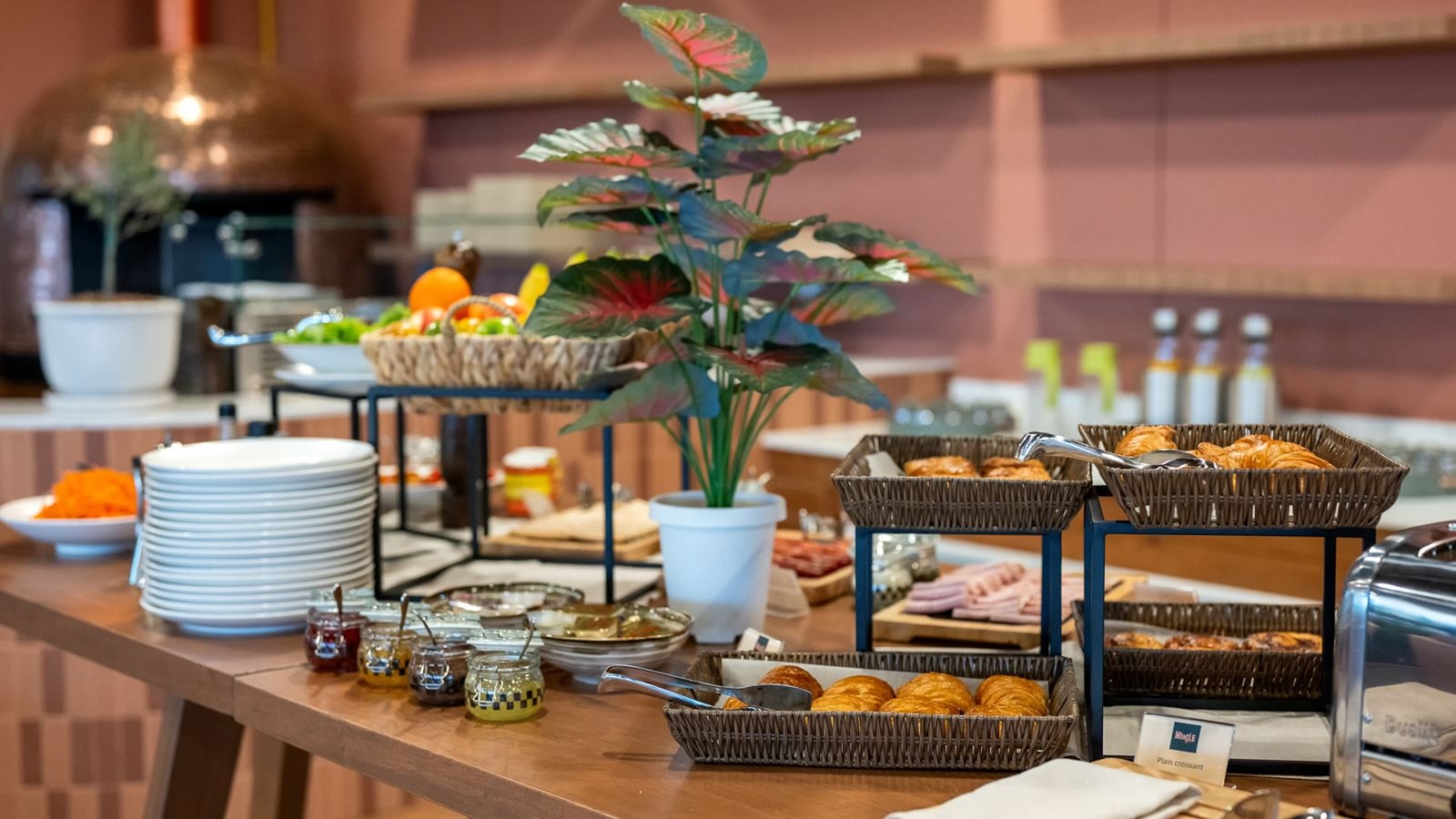 restaurants-mingle-restaurant