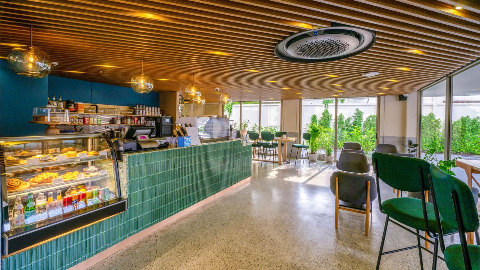 restaurants-people-coffee-and-stories