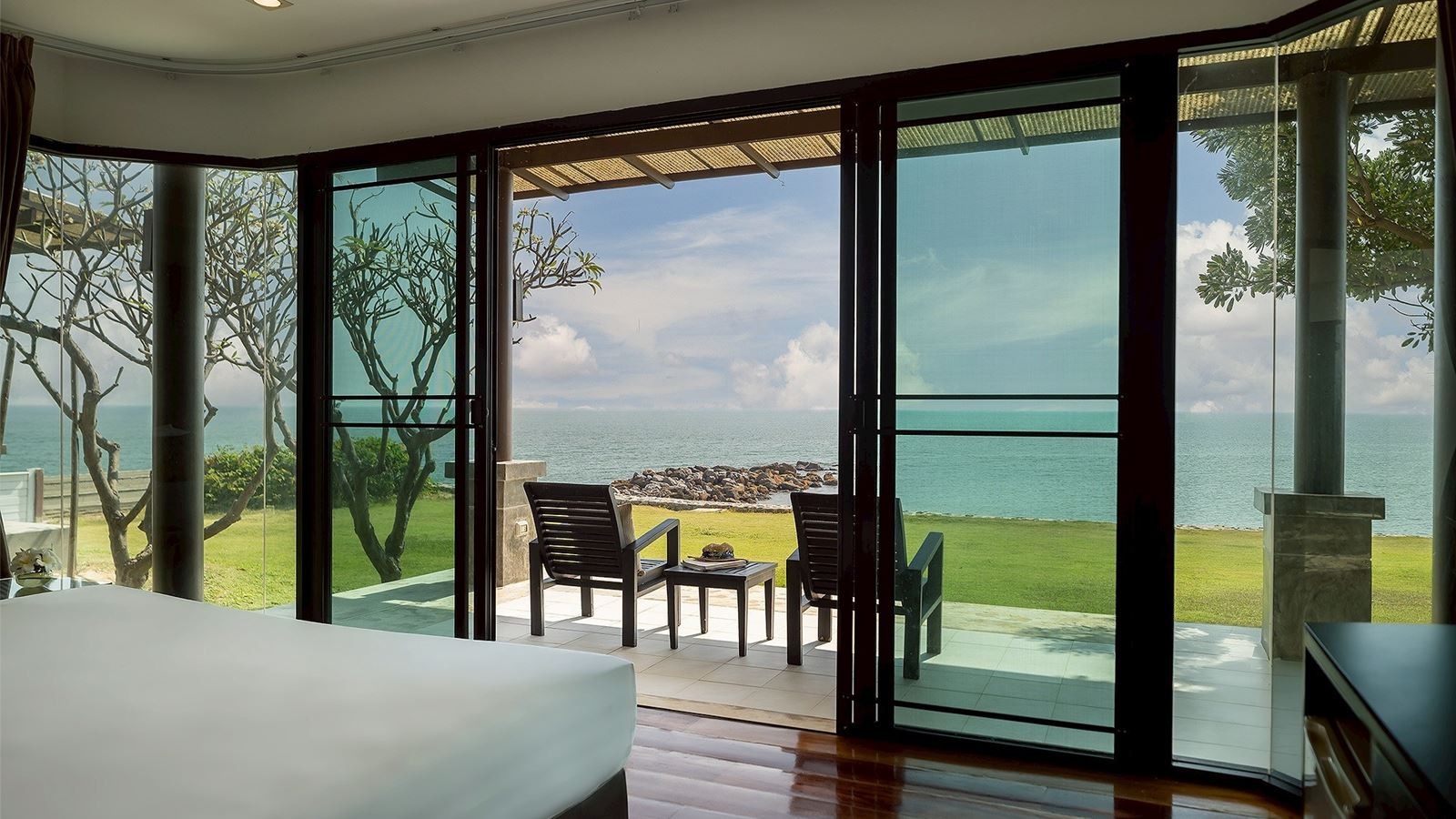 rooms-beachfront-villa