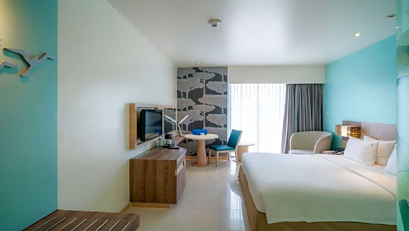 rooms-standard-pool-view