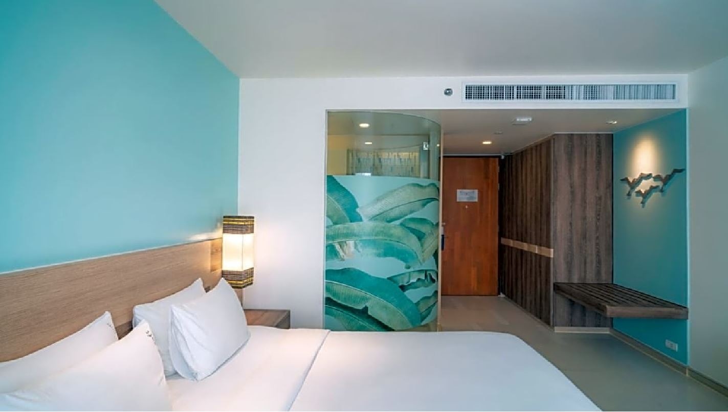 rooms-standard-pool-view