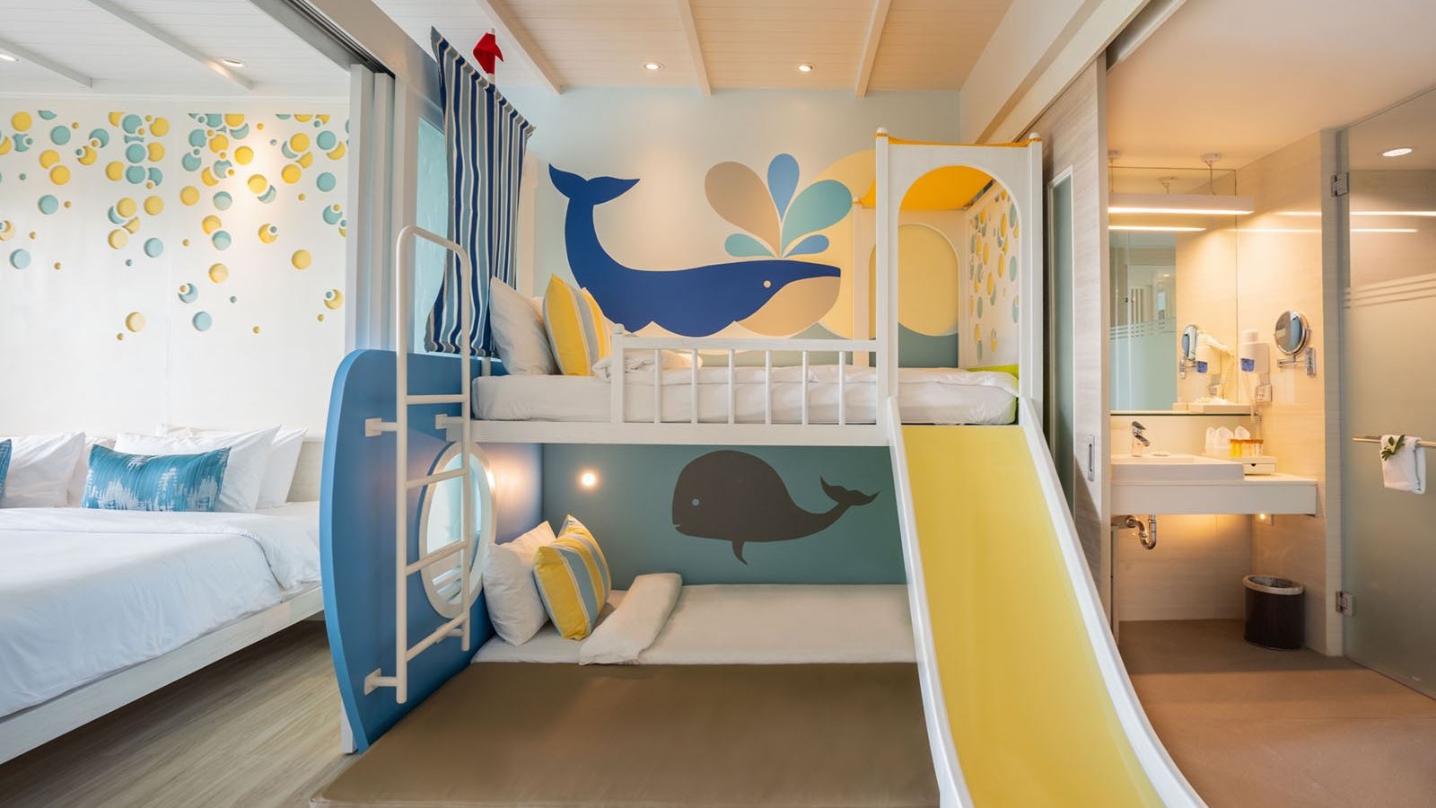 rooms-family-slide-room