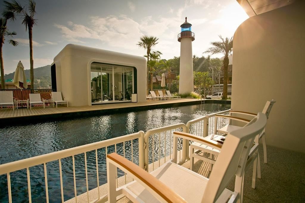 rooms-deluxe-pool-access