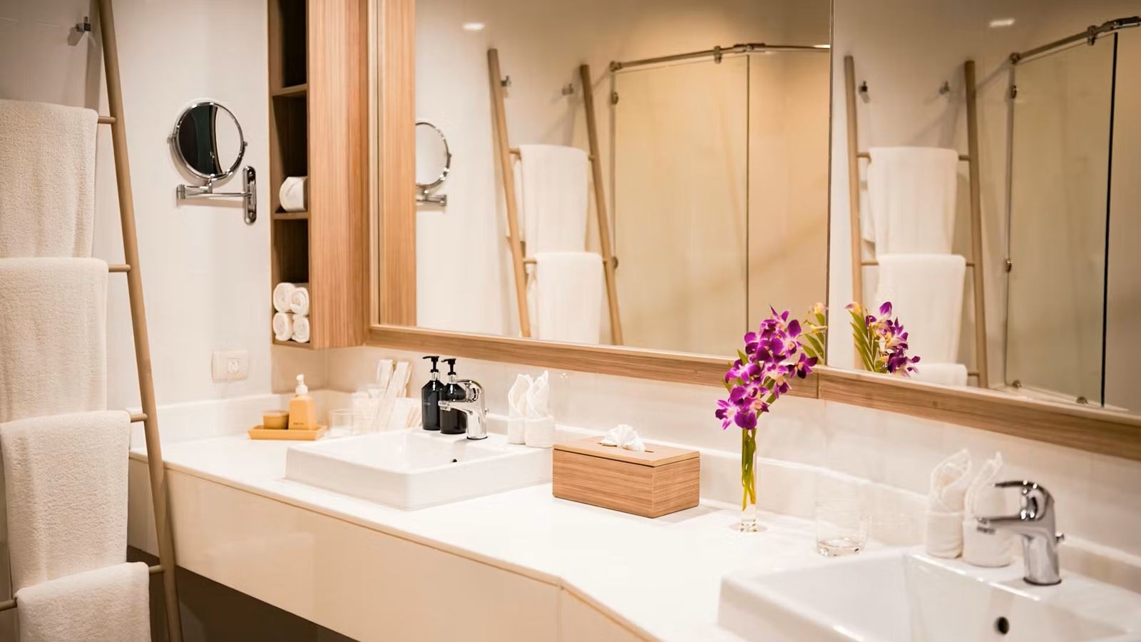 rooms-deluxe-two-bedroom