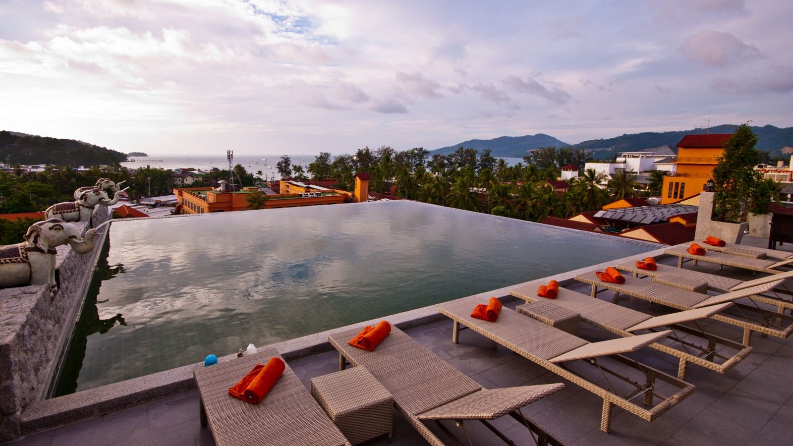 restaurants-meir-jarr-at-rooftop